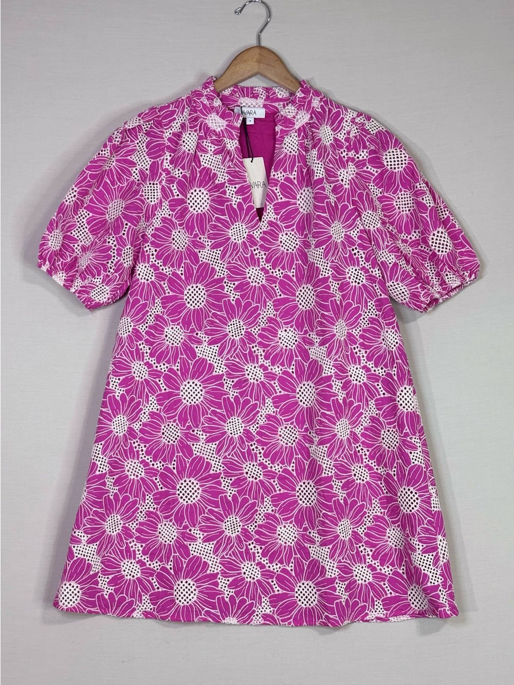 Avara Pink Floral Embroidered Shift Dress NWT Statement Boutique Small